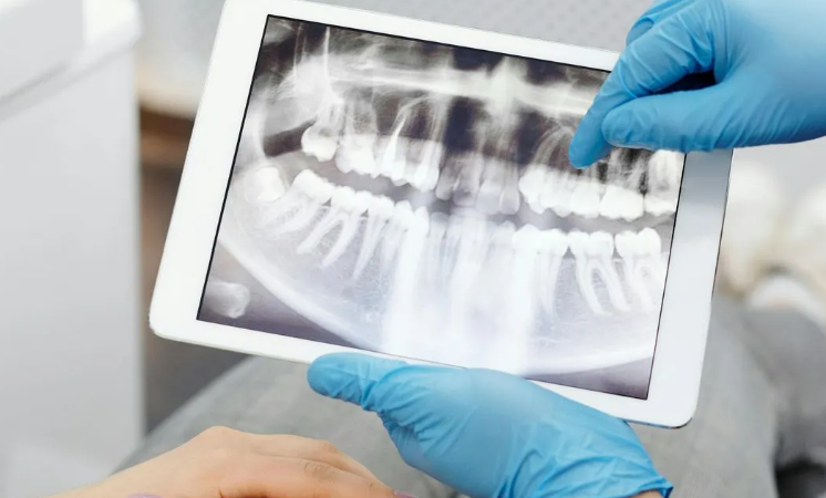 Principal vs. Associate-Led Dental Practices: A Financial Analysis